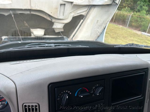 2008 International 4300 LONG BOX JUST 56k MILES! LIFT GATE! NON CDL AIR BRAKES! UNDER 26k GVW! BOX TRUCK - 22858775 - 16