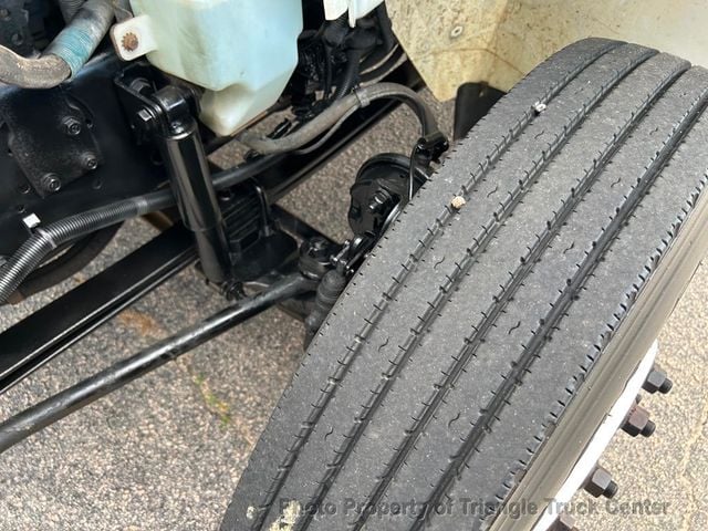 2008 International 4300 LONG BOX JUST 56k MILES! LIFT GATE! NON CDL AIR BRAKES! UNDER 26k GVW! BOX TRUCK - 22858775 - 28