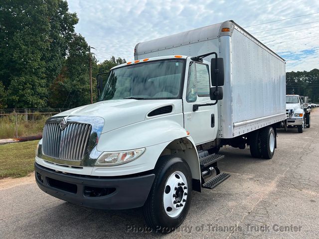 2008 International 4300 LONG BOX JUST 56k MILES! LIFT GATE! NON CDL AIR BRAKES! UNDER 26k GVW! BOX TRUCK - 22858775 - 3