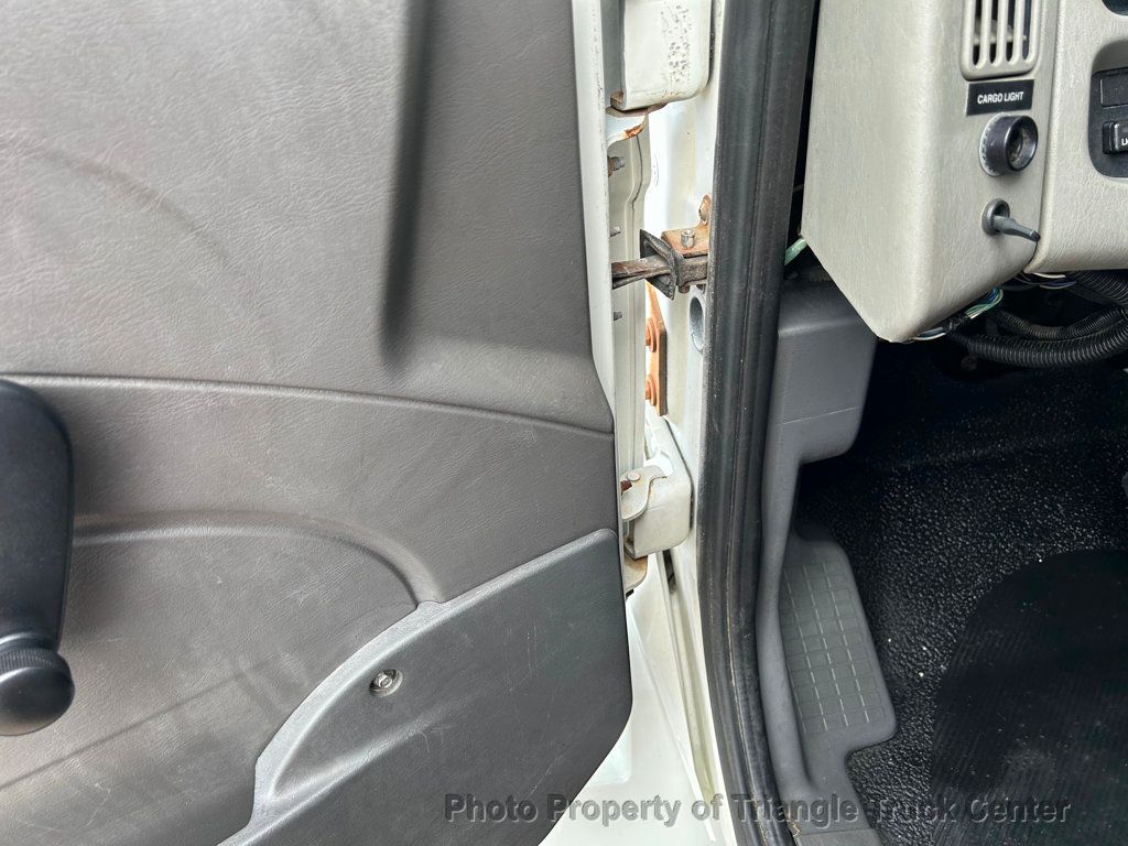 2008 International 4300 LONG BOX JUST 56k MILES! LIFT GATE! NON CDL AIR BRAKES! UNDER 26k GVW! BOX TRUCK - 22858775 - 59