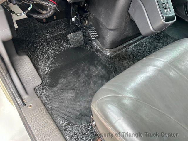 2008 International 4300 LONG BOX JUST 56k MILES! LIFT GATE! NON CDL AIR BRAKES! UNDER 26k GVW! BOX TRUCK - 22858775 - 60