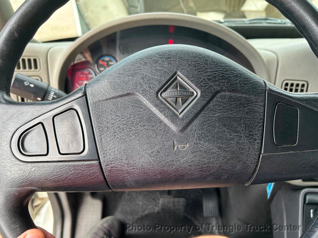 2008 International 4300 LONG BOX JUST 56k MILES! LIFT GATE! NON CDL AIR BRAKES! UNDER 26k GVW! BOX TRUCK - 22858775 - 67
