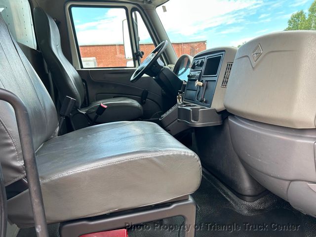 2008 International 4300 LONG BOX JUST 56k MILES! LIFT GATE! NON CDL AIR BRAKES! UNDER 26k GVW! BOX TRUCK - 22858775 - 78