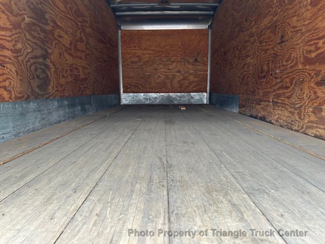 2008 International 4300 LONG BOX JUST 56k MILES! LIFT GATE! NON CDL AIR BRAKES! UNDER 26k GVW! BOX TRUCK - 22858775 - 83