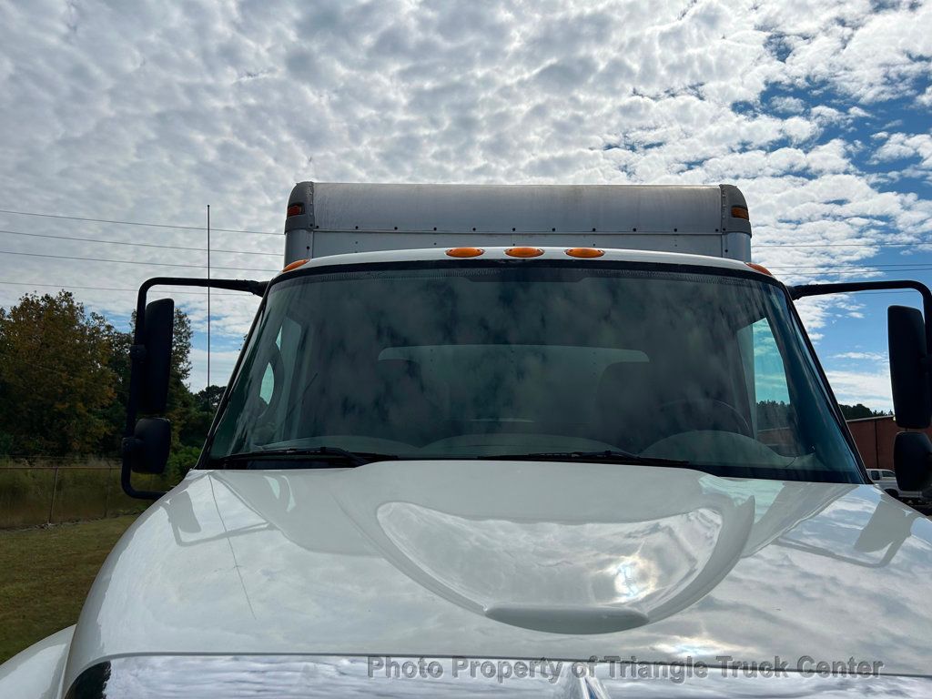 2008 International 4300 LONG BOX JUST 56k MILES! LIFT GATE! NON CDL AIR BRAKES! UNDER 26k GVW! BOX TRUCK - 22858775 - 94