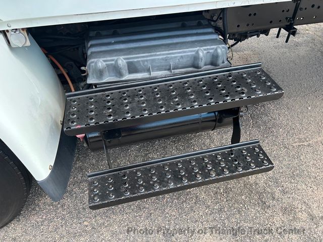 2008 International 4300 LONG BOX JUST 56k MILES! LIFT GATE! NON CDL AIR BRAKES! UNDER 26k GVW! BOX TRUCK - 22858775 - 95