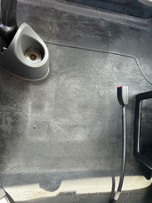 2008 International 4300 NON CDL FLATBED JUST 26k MILES NON DEF DIESEL! - 22863623 - 14