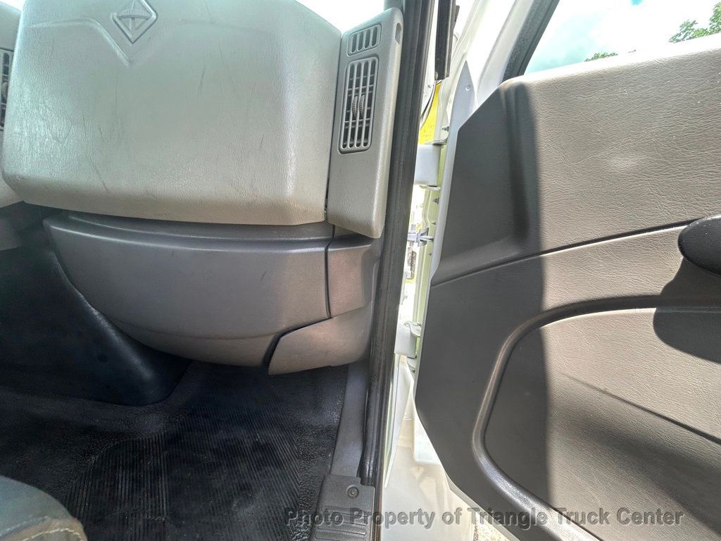 2008 International 4300 NON CDL FLATBED JUST 26k MILES NON DEF DIESEL! - 22863623 - 25