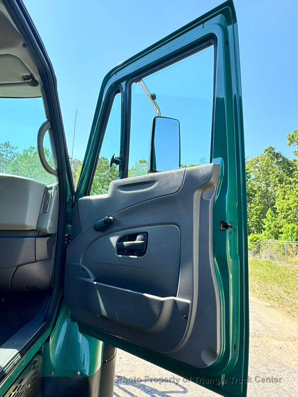 2008 International 7300 AWD JUST 69k MILES! FOUR WHEEL DRIVE! NON CDL UNDER 26k GVW! DT466 NO DEF FLUID! - 23002302 - 20
