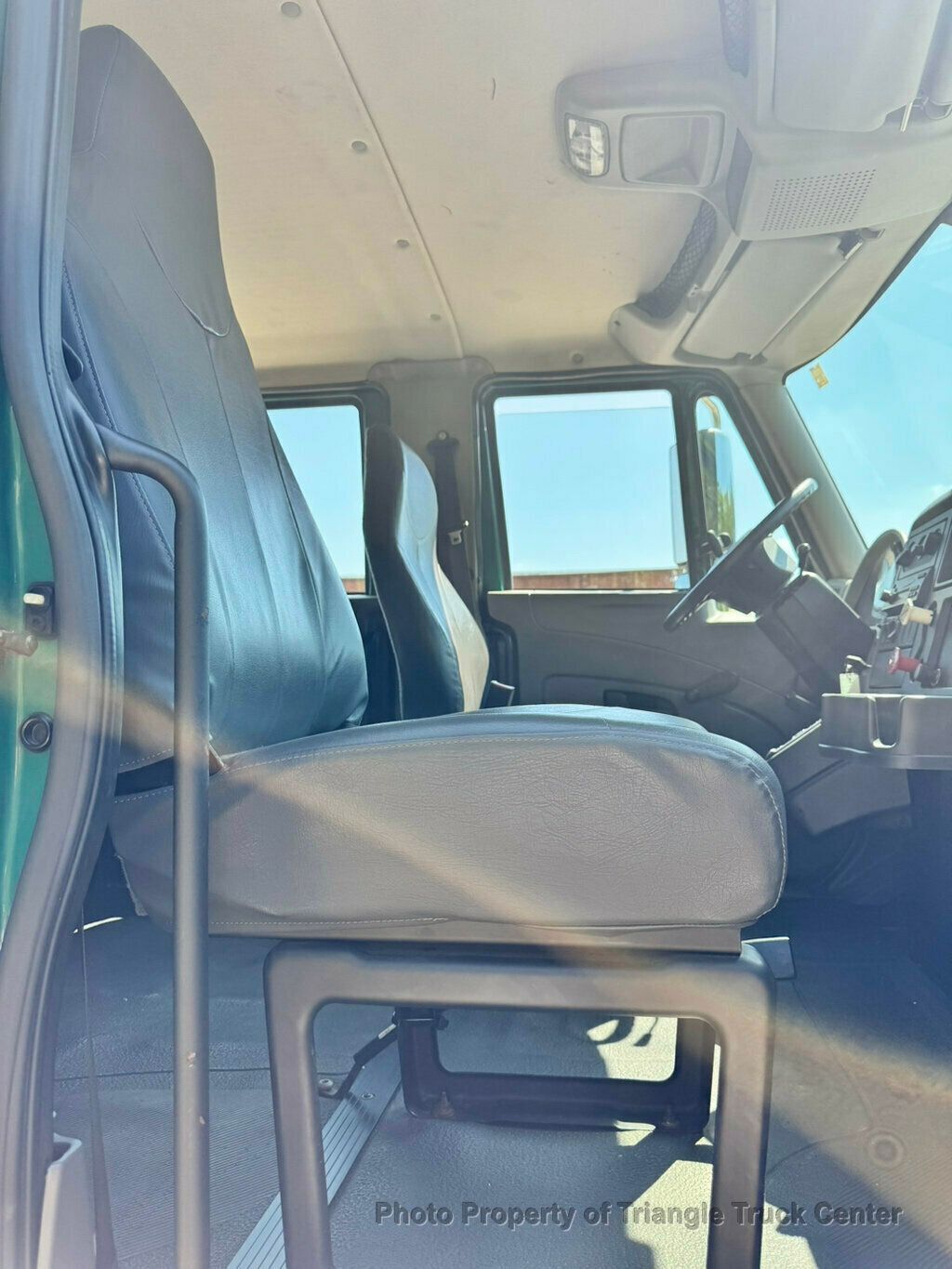 2008 International 7300 AWD JUST 69k MILES! FOUR WHEEL DRIVE! NON CDL UNDER 26k GVW! DT466 NO DEF FLUID! - 23002302 - 22