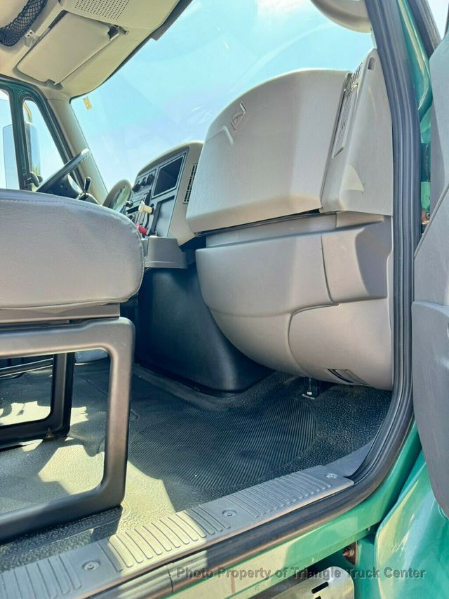 2008 International 7300 AWD JUST 69k MILES! FOUR WHEEL DRIVE! NON CDL UNDER 26k GVW! DT466 NO DEF FLUID! - 23002302 - 23