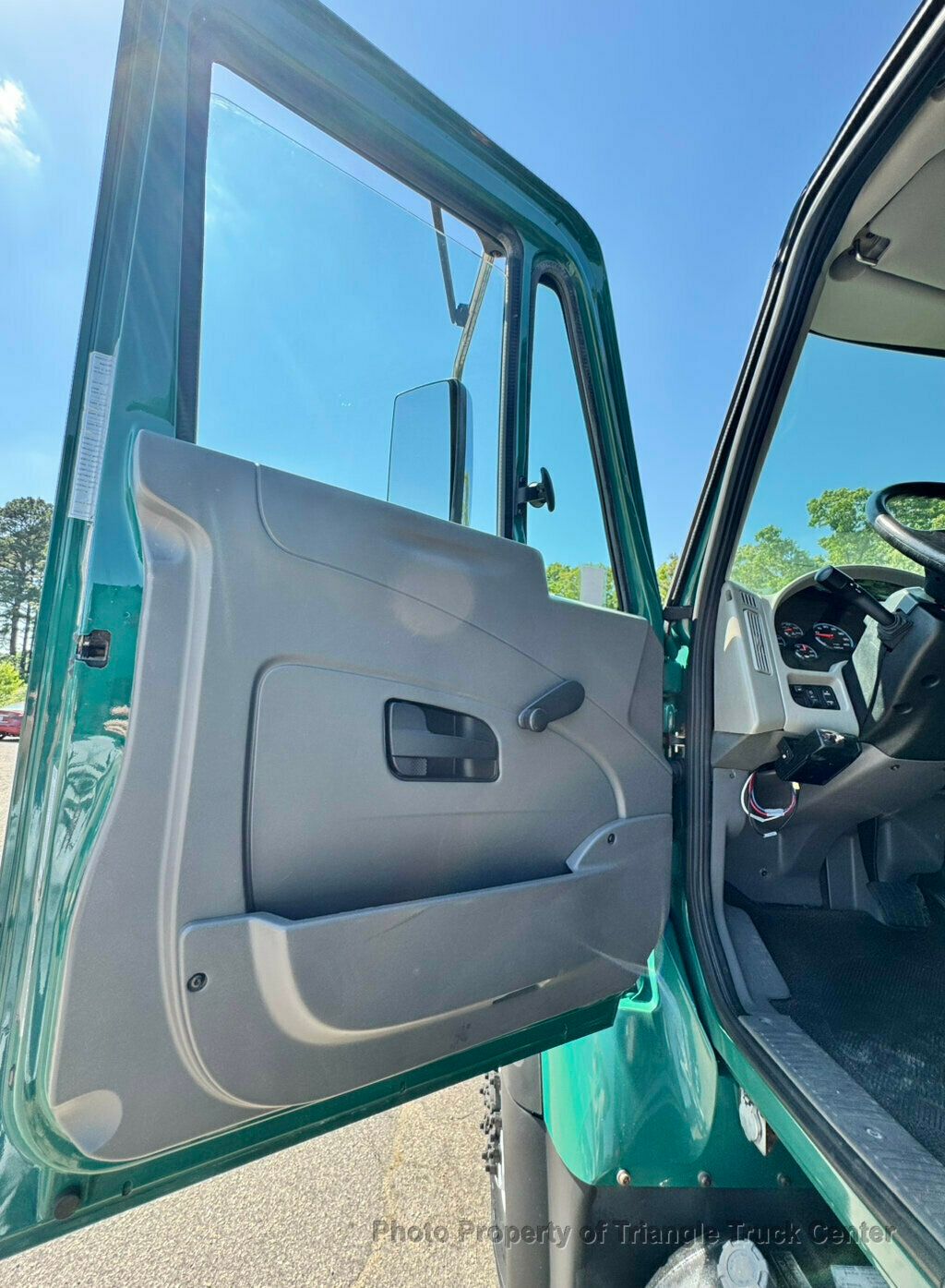 2008 International 7300 AWD JUST 69k MILES! FOUR WHEEL DRIVE! NON CDL UNDER 26k GVW! DT466 NO DEF FLUID! - 23002302 - 42