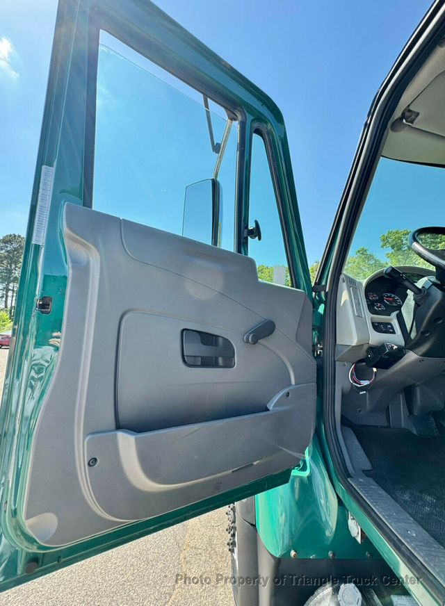 2008 International 7300 AWD JUST 69k MILES! FOUR WHEEL DRIVE! NON CDL UNDER 26k GVW! DT466 NO DEF FLUID! - 23002302 - 42