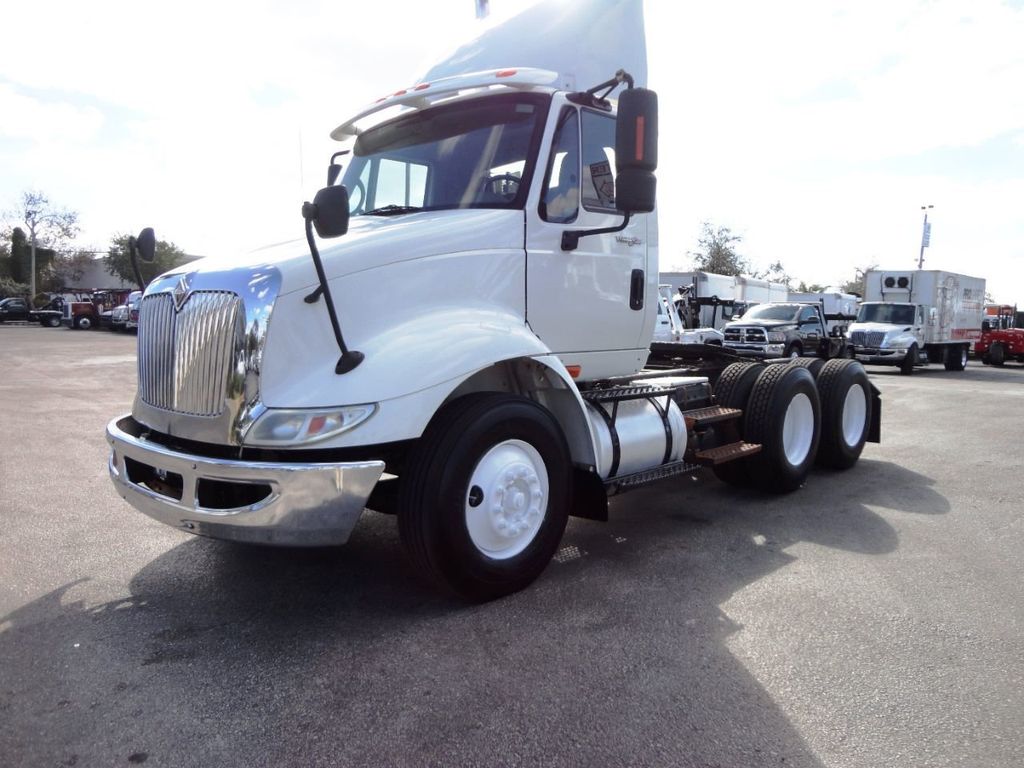 2008 International 8600 TANDEM AXLE DAY CAB TRACTOR - 18603741 - 8