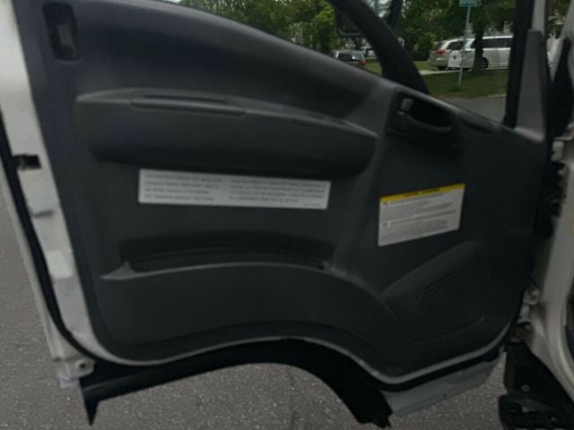 2008 Isuzu NRR 16 FOOT BOX TRUCK WITH LIFTGATE / SIDE DOOR FINANCING AVAILABLE - 22846774 - 14