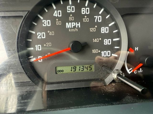 2008 Isuzu NRR 16 FOOT BOX TRUCK WITH LIFTGATE / SIDE DOOR FINANCING AVAILABLE - 22846774 - 17