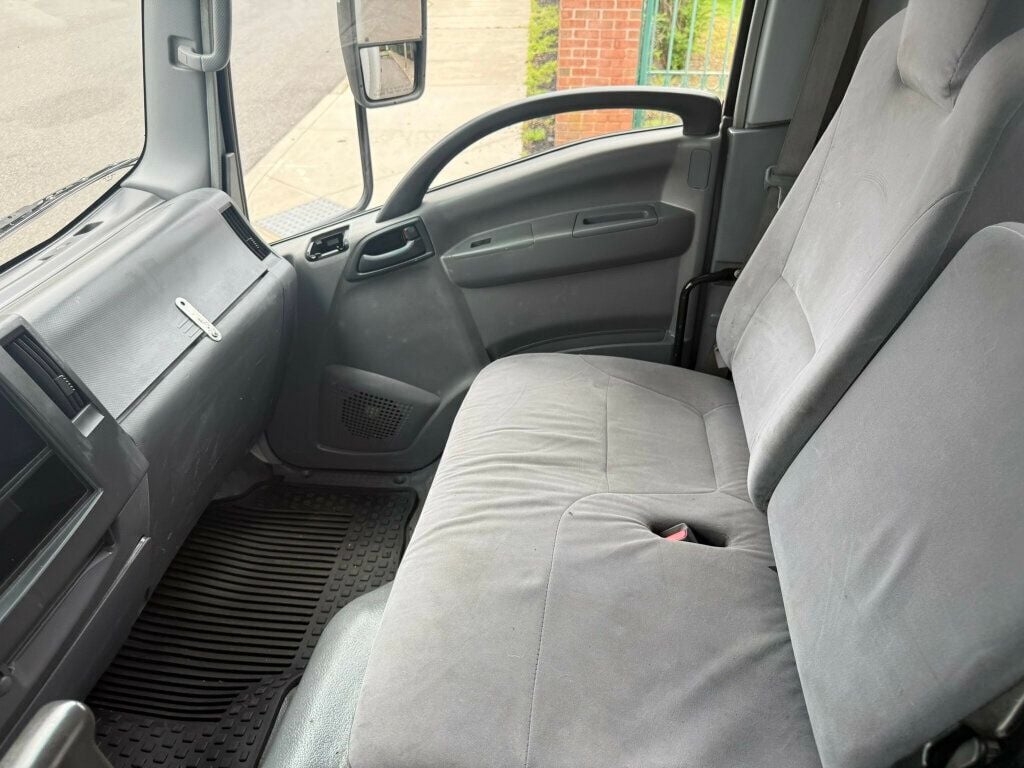 2008 Isuzu NRR 16 FOOT BOX TRUCK WITH LIFTGATE / SIDE DOOR FINANCING AVAILABLE - 22846774 - 19