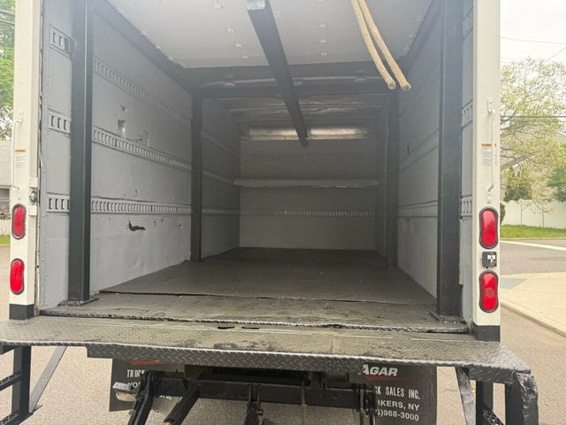 2008 Isuzu NRR 16 FOOT BOX TRUCK WITH LIFTGATE / SIDE DOOR FINANCING AVAILABLE - 22846774 - 28