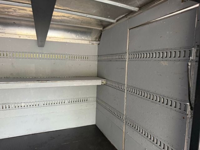 2008 Isuzu NRR 16 FOOT BOX TRUCK WITH LIFTGATE / SIDE DOOR FINANCING AVAILABLE - 22846774 - 32