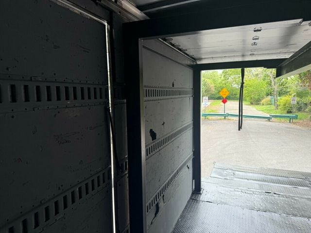 2008 Isuzu NRR 16 FOOT BOX TRUCK WITH LIFTGATE / SIDE DOOR FINANCING AVAILABLE - 22846774 - 36