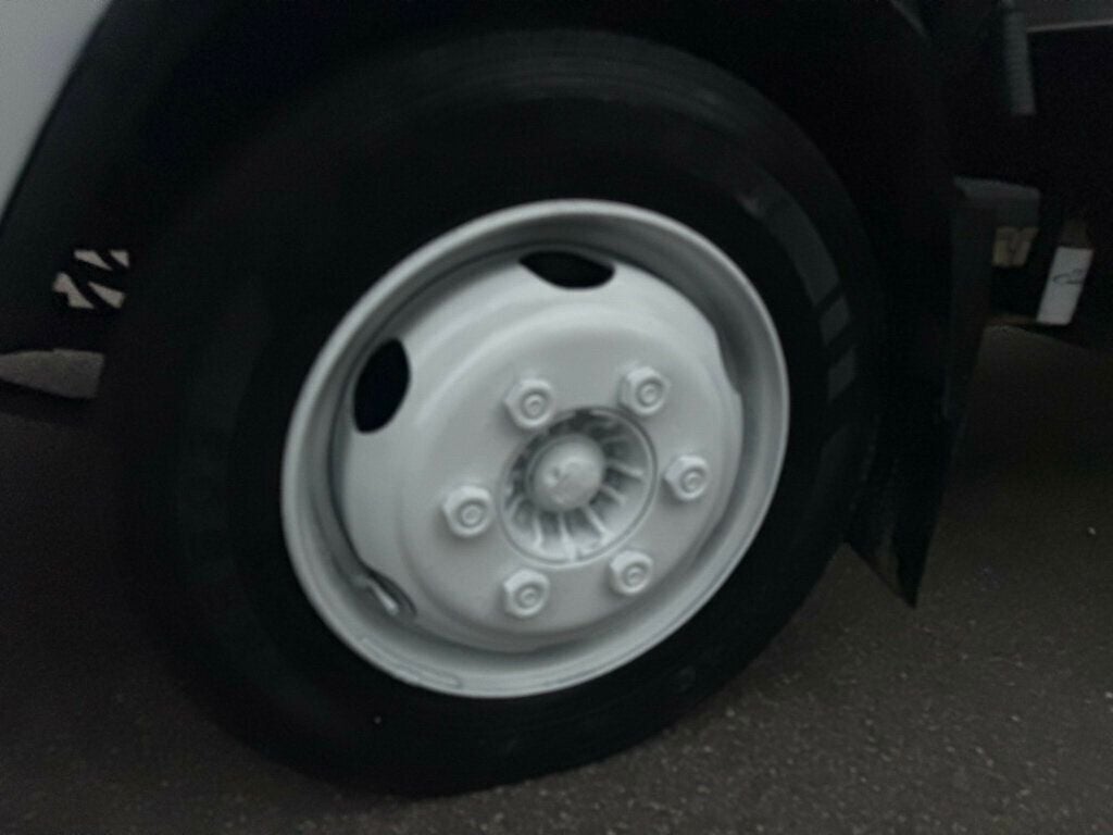 2008 Isuzu NRR 16 FOOT BOX TRUCK WITH LIFTGATE / SIDE DOOR FINANCING AVAILABLE - 22846774 - 48