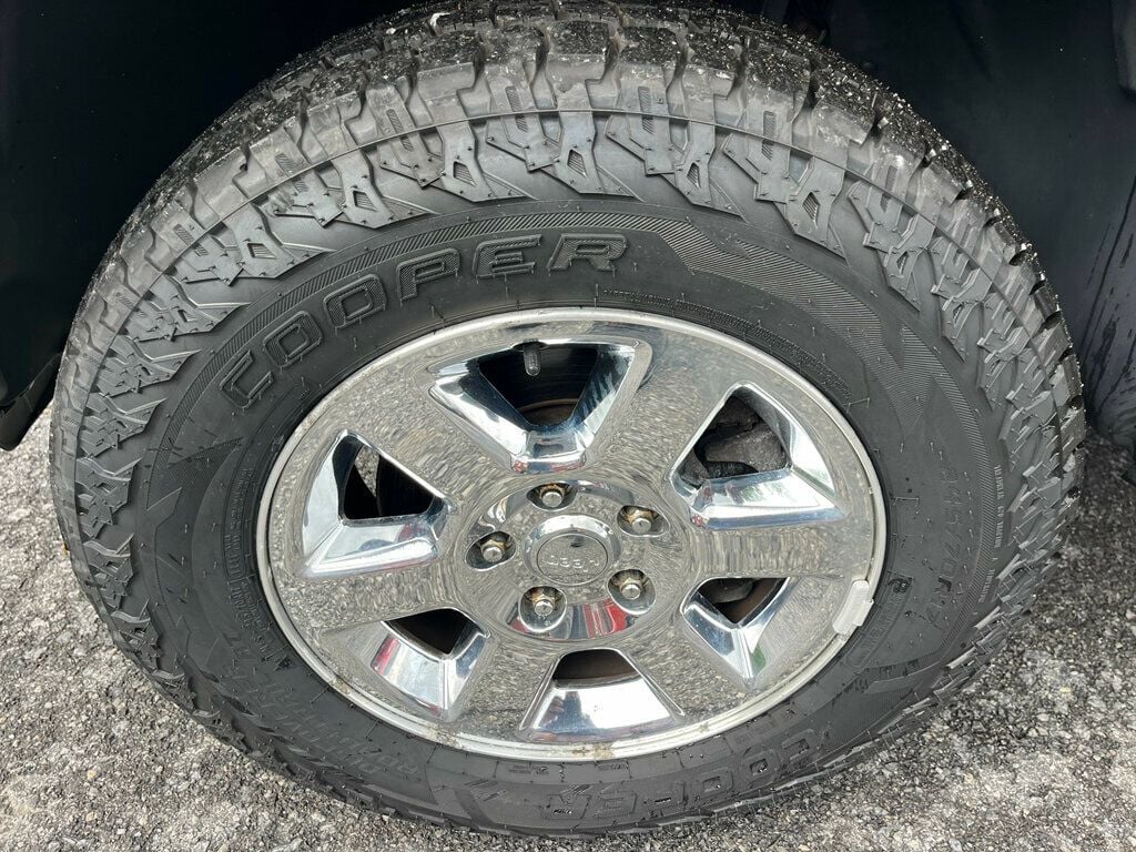 2008 Jeep Commander Classic Lifted Hemi 4x4 Limited 3rd row seat - 23030126 - 9