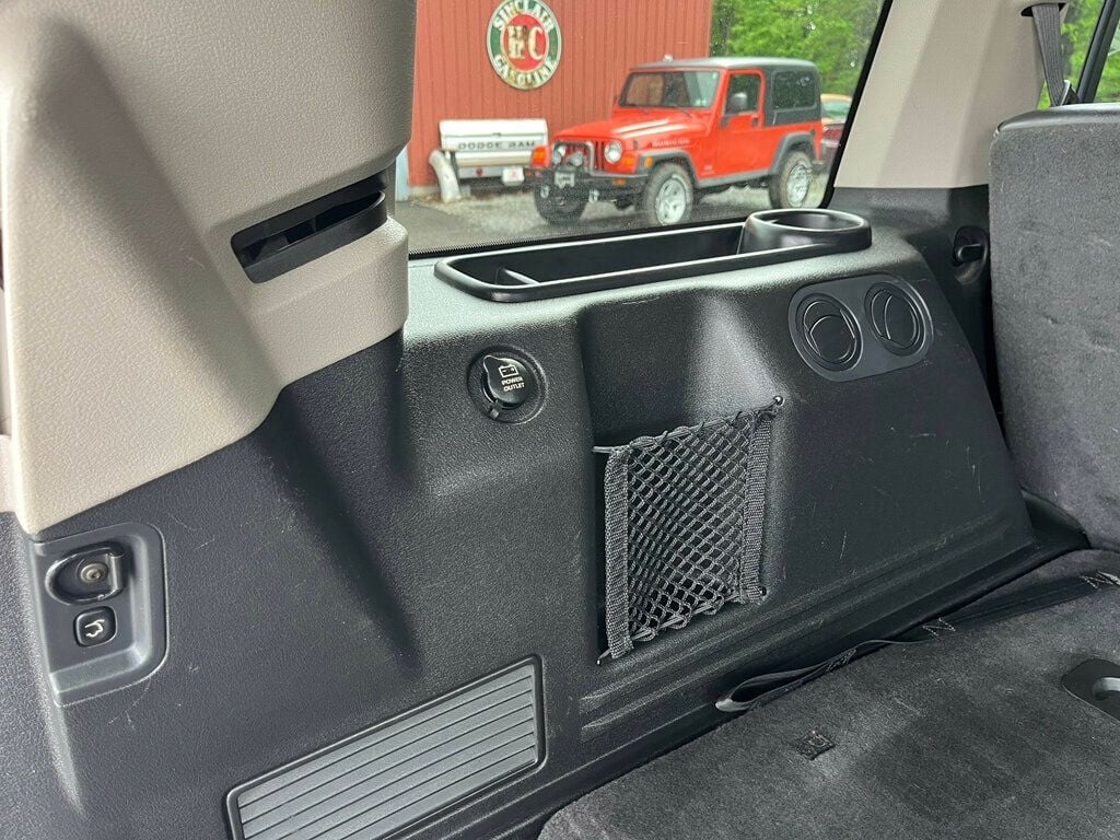 2008 Jeep Commander Classic Lifted Hemi 4x4 Limited 3rd row seat - 23030126 - 21