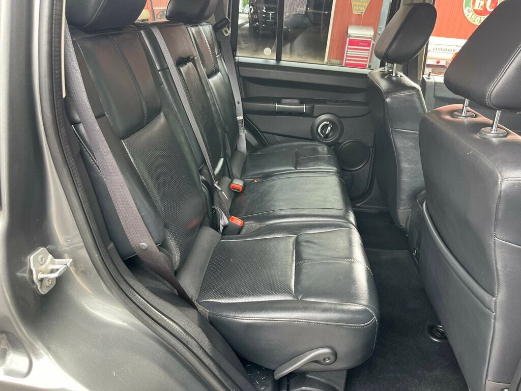 2008 Jeep Commander Classic Lifted Hemi 4x4 Limited 3rd row seat - 23030126 - 29