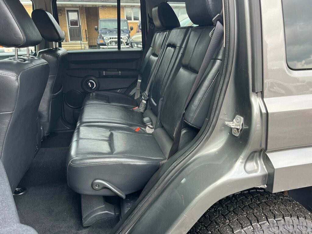 2008 Jeep Commander Classic Lifted Hemi 4x4 Limited 3rd row seat - 23030126 - 32