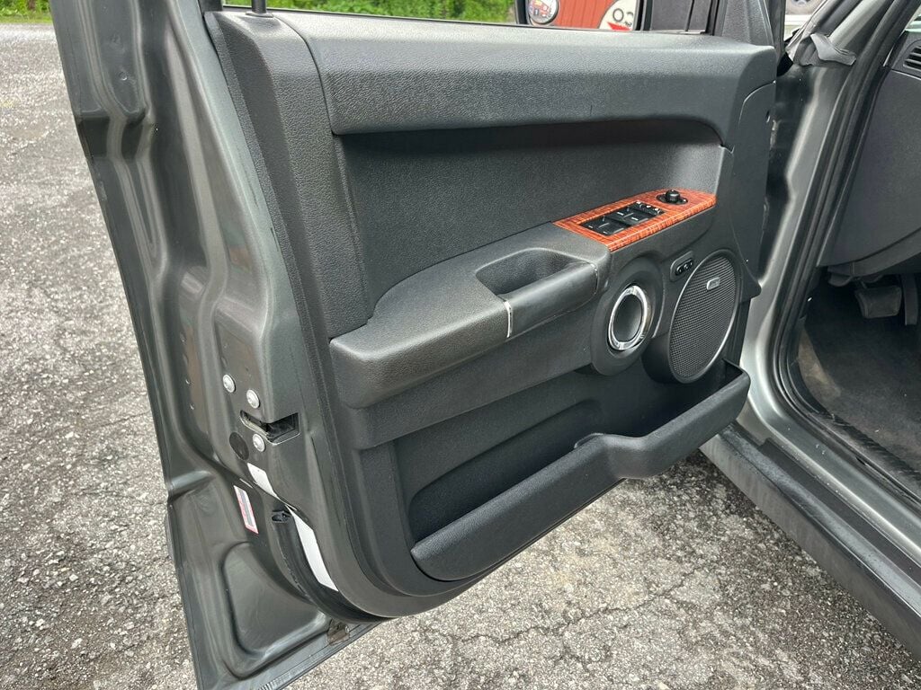 2008 Jeep Commander Classic Lifted Hemi 4x4 Limited 3rd row seat - 23030126 - 35