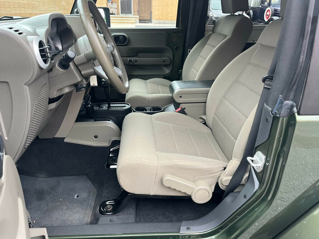 2008 Jeep Wrangler 2 Door Hard Top Automatic Sahara 4x4 - 23047419 - 19