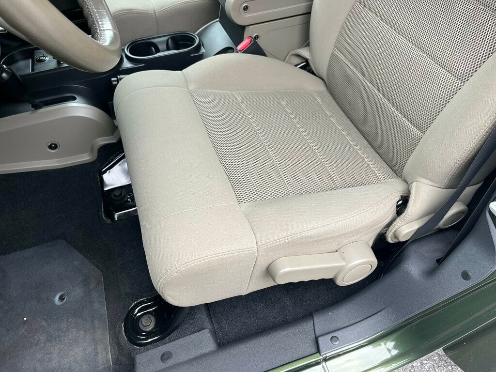 2008 Jeep Wrangler 2 Door Hard Top Automatic Sahara 4x4 - 23047419 - 26