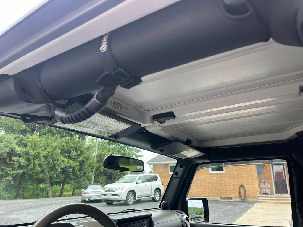 2008 Jeep Wrangler 2 Door Hard Top Automatic Sahara 4x4 - 23047419 - 28