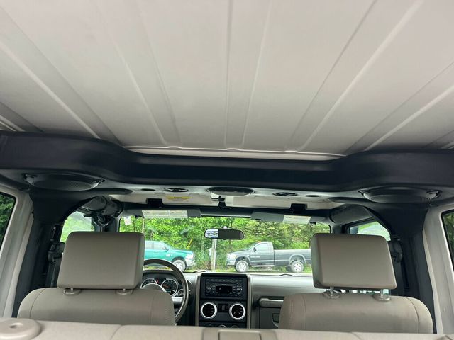 2008 Jeep Wrangler 2 Door Hard Top Automatic Sahara 4x4 - 23047419 - 31