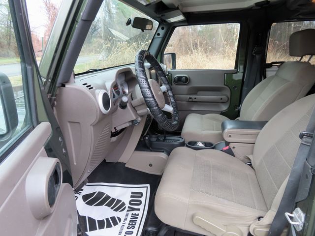 2008 Jeep Wrangler 4WD 2dr Sahara - 22963073 - 16