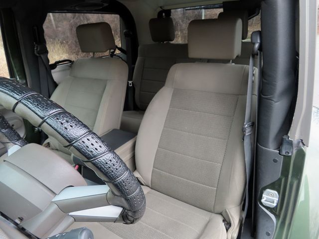 2008 Jeep Wrangler 4WD 2dr Sahara - 22963073 - 17