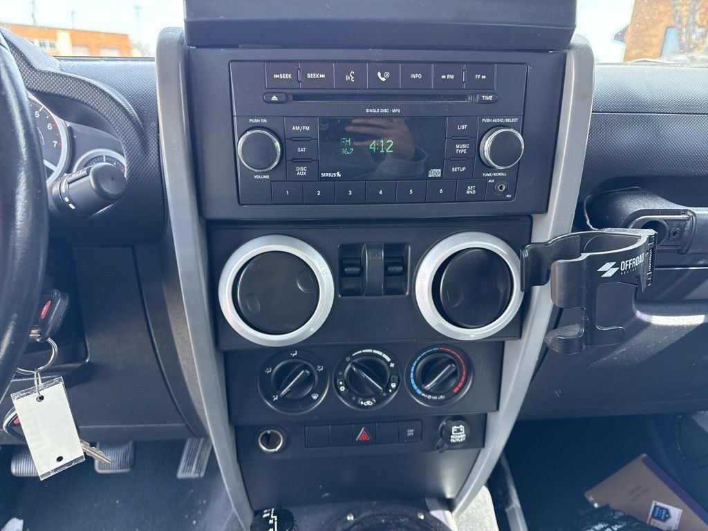 2008 Jeep Wrangler 4WD 2dr Sahara - 23005392 - 14