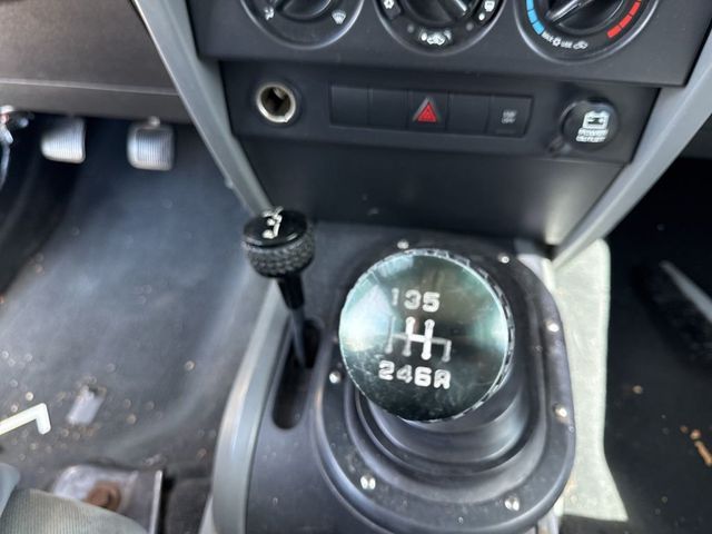 2008 Jeep Wrangler 4WD 2dr Sahara - 23005392 - 15