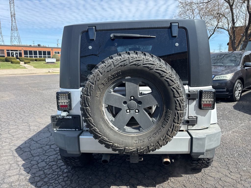 2008 Jeep Wrangler 4WD 2dr Sahara - 23005392 - 6