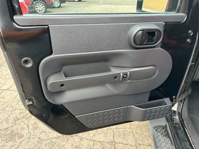 2008 Jeep Wrangler 4WD 4dr Unlimited Sahara - 22873764 - 15