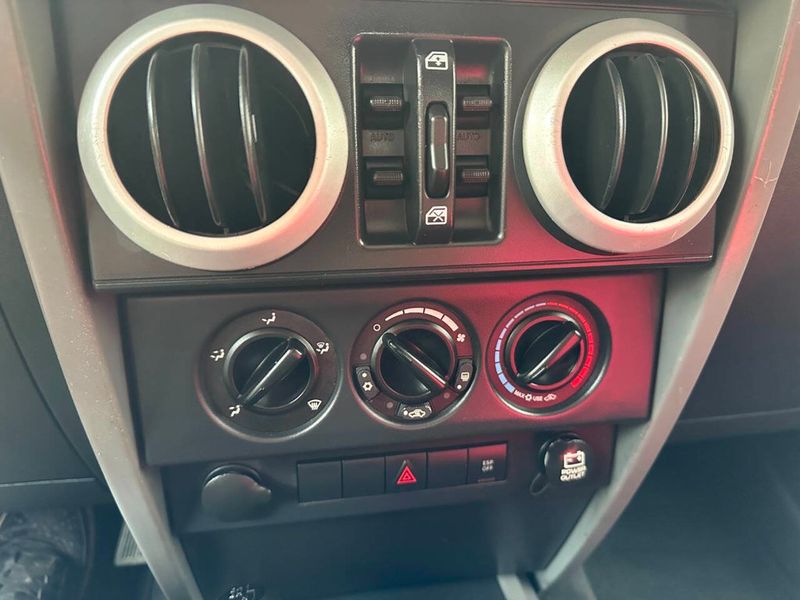 2008 Jeep Wrangler 4WD 4dr Unlimited Sahara - 22873764 - 33