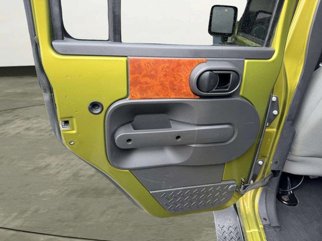 2008 Jeep Wrangler 4WD 4dr Unlimited Sahara - 23019482 - 16