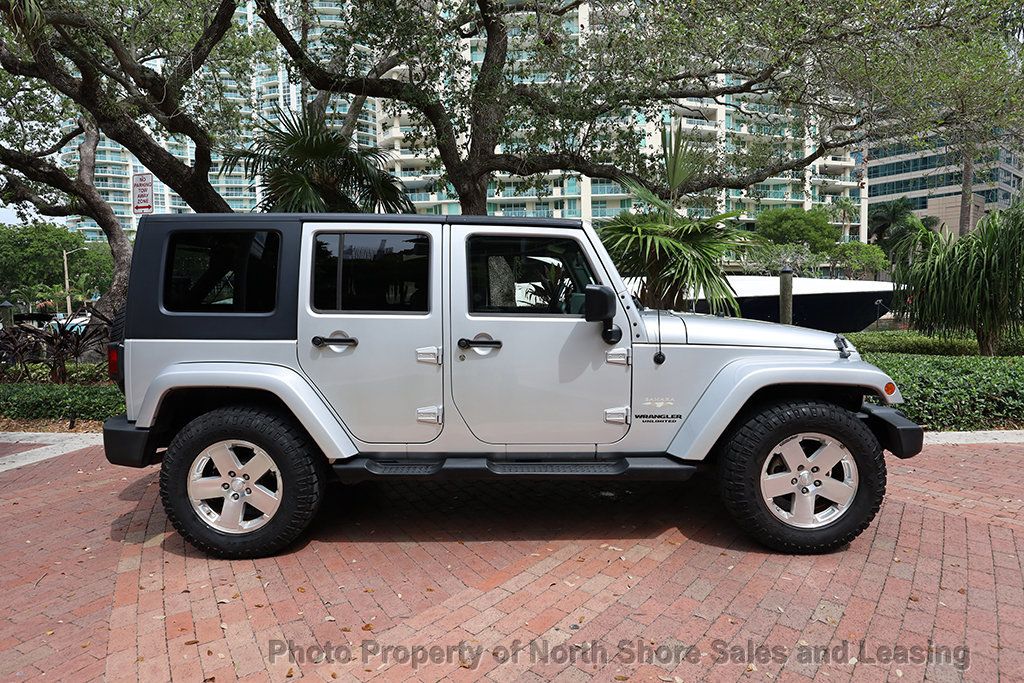 2008 Jeep Wrangler Unlimited Sahara photo 2