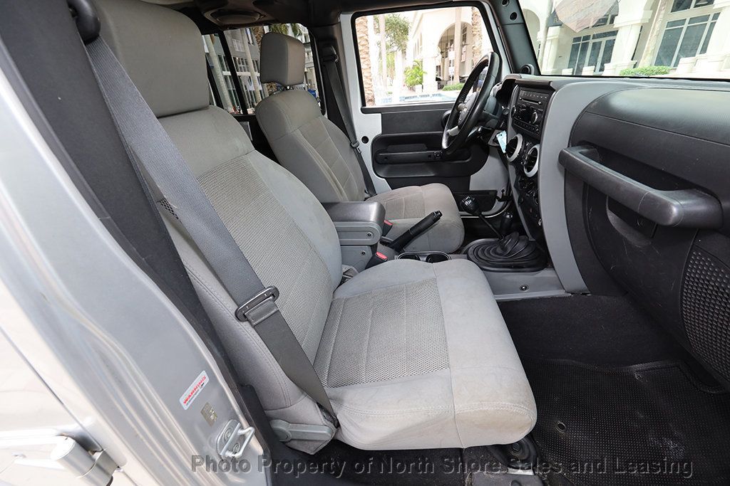2008 Jeep Wrangler Unlimited Sahara photo 6