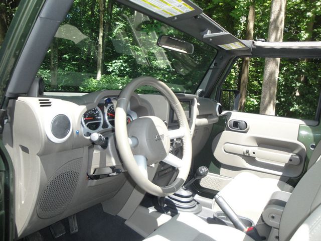 2008 Jeep Wrangler SAHARA EDITION, 52K ORIG-MILES, 6-SPD, LOADED, MINT-COND! - 23033914 - 41
