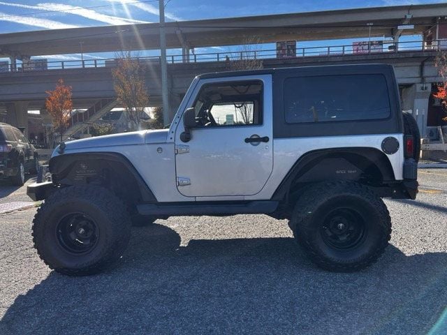 2008 Jeep Wrangler Stick Shift 4WD - 22656412 - 3