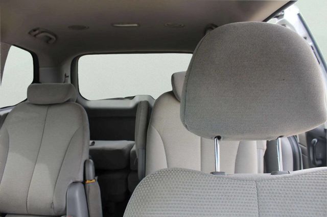 2008 Kia Sedona 4dr SWB - 23018686 - 9