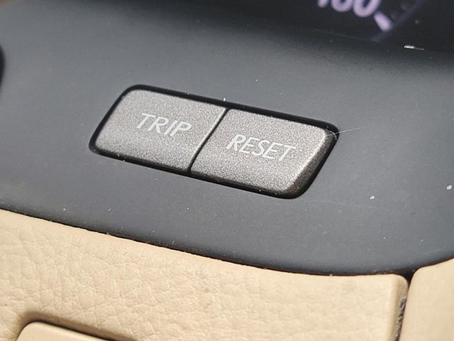 2008 Lexus LS 460 4dr Sedan - 22837995 - 25