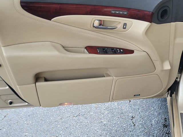 2008 Lexus LS 460 4dr Sedan - 22837995 - 29