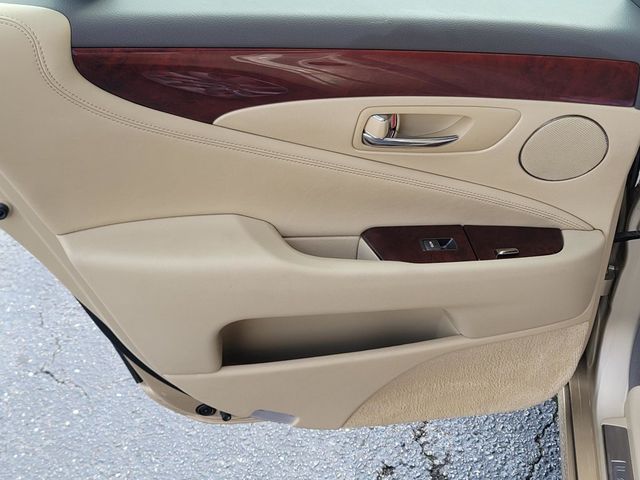 2008 Lexus LS 460 4dr Sedan - 22837995 - 30